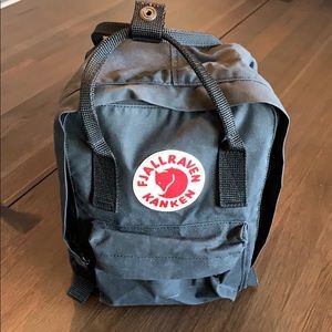 Fjallraven mini backpack 🎒 in black